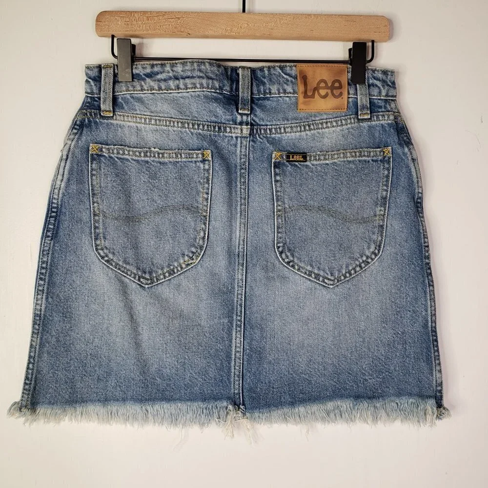 Lee Modern Vintage Distressed Denim Mini Skirt 29 M Prairie‎ Blue Jean